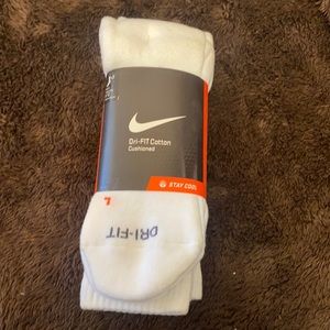 Nos Nike dri fit crew socks, rare red swoosh 2010